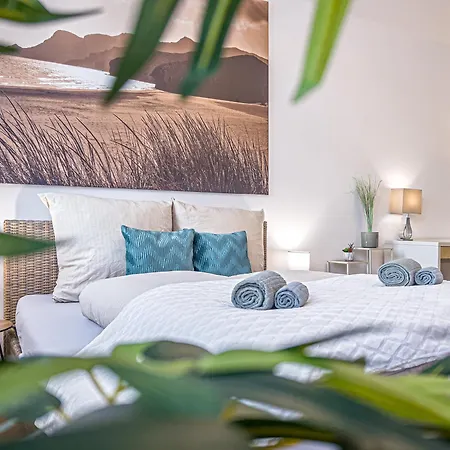 Апартаменты Gemuetliche Mit 2 Schlafzimmern, Kostenfreiem Parkplatz, Modernem Bad, Kueche, Waschmaschine & Trockner Лейпциг