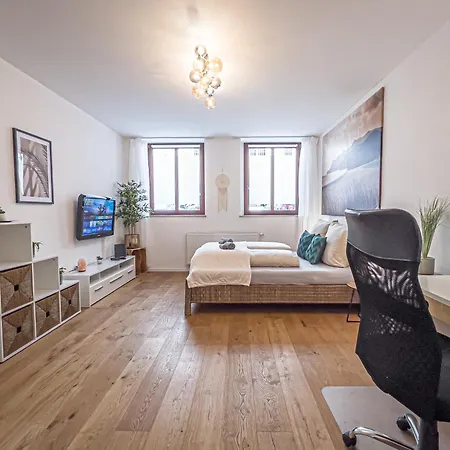 Gemuetliche Mit 2 Schlafzimmern, Kostenfreiem Parkplatz, Modernem Bad, Kueche, Waschmaschine & Trockner Апартаменты